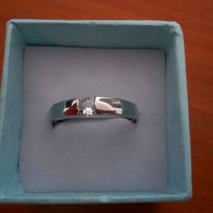 Stunning Sterling silver ring size 8, 5